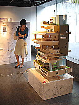 The first-prize winning project by Yuichi Nakada focused on a huge, rough model.