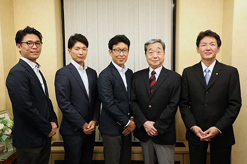 左からDNPアイディーシステム 加藤・上野・河崎 大池 司法書士・吉田 司法書士