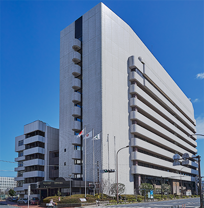 横須賀市役所の外観