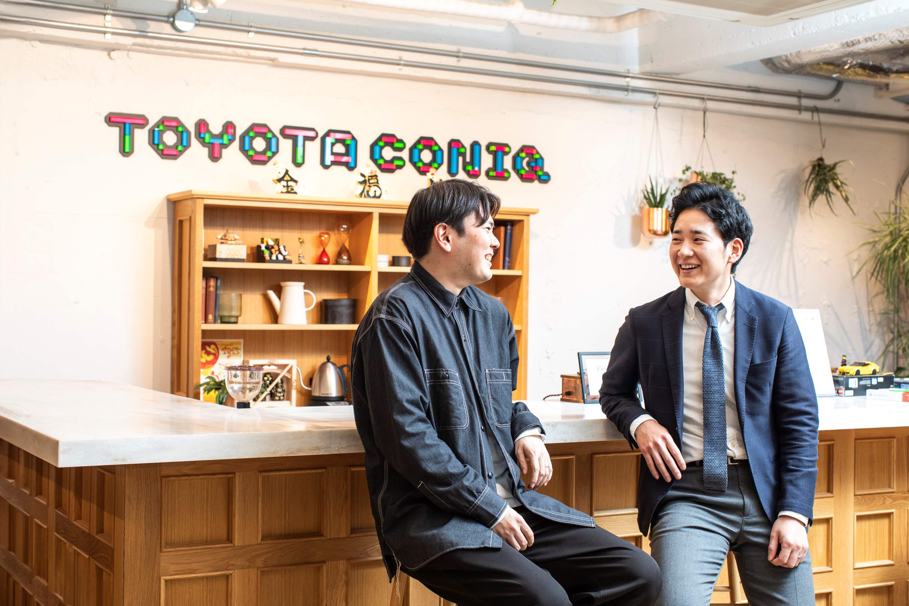 トヨタ・コニック・プロ 小木曽 貴大氏（左）と鈴木 健介氏（右）
