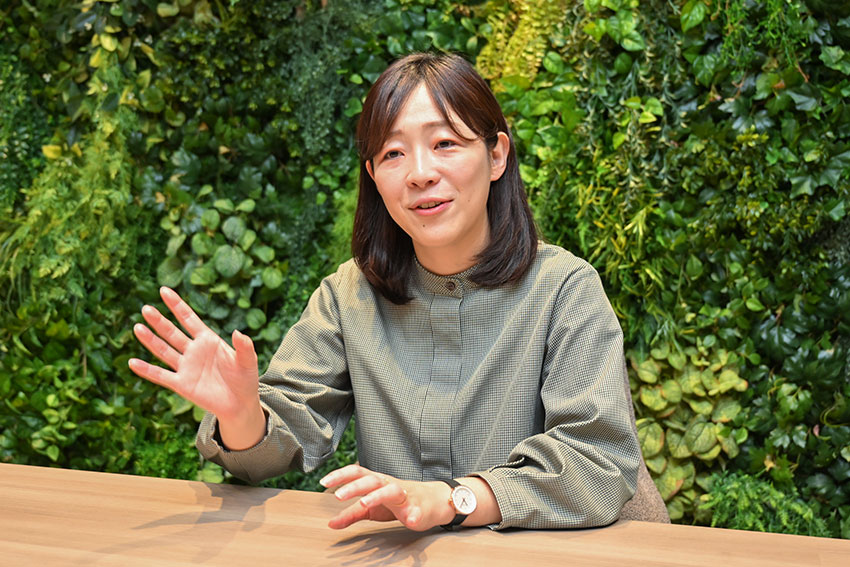 金成詠美さま　インタビューの様子