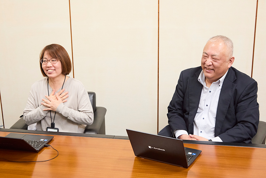 インタビューの様子