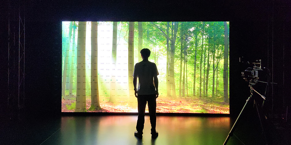 スタジオのスクリーン画像です