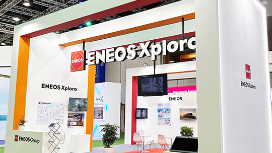 マレーシアで開催された国際展示会『Energy Asia』における、ENEOS Xploraの海外展示会ブース風景