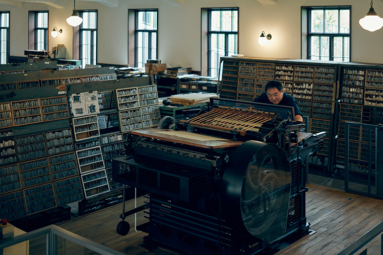 館内にある、かつての印刷工場の風景を一部再現した「印刷所」