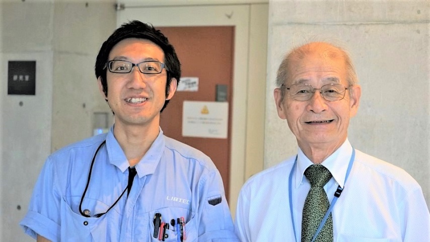 ノーベル化学賞を受賞したLIBTEC吉野彰理事長（旭化成名誉フェロー）とLIBTECに出向していたDNP加賀田